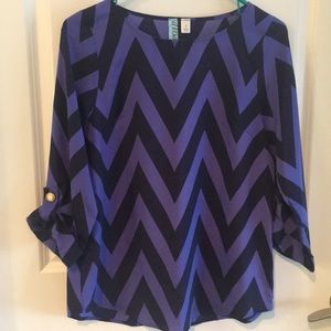 Francesca’s Blouse chevron purple/blue and navy